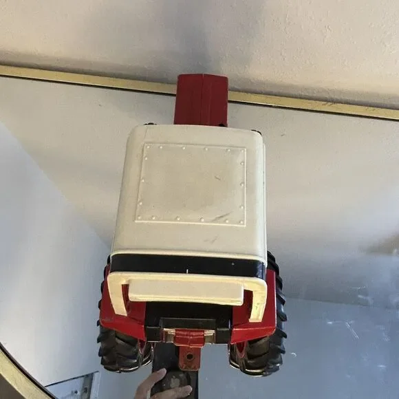 ERTL International 1586 Tractor With Cab 1/16 Scale Diecast Vintage Collector - Picture 9 of 10